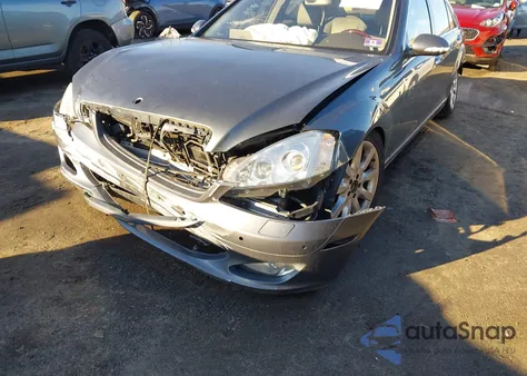 2008 Mercedes-Benz S 550 4Matic z USA, uszkodzony, nr VIN WDDNG86X38A210642